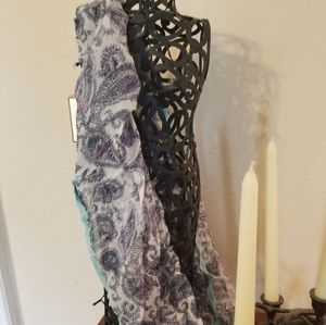 American Eagle Outfitters scarf